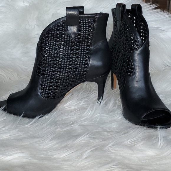 Last 1..NWT SZ 6🎄JESSICA SIMSON LEATHER BOOTIES - Picture 4 of 7